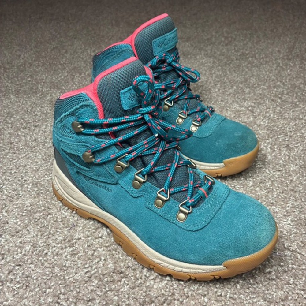 Columbia Women's Teal and Pink Hiking Boots